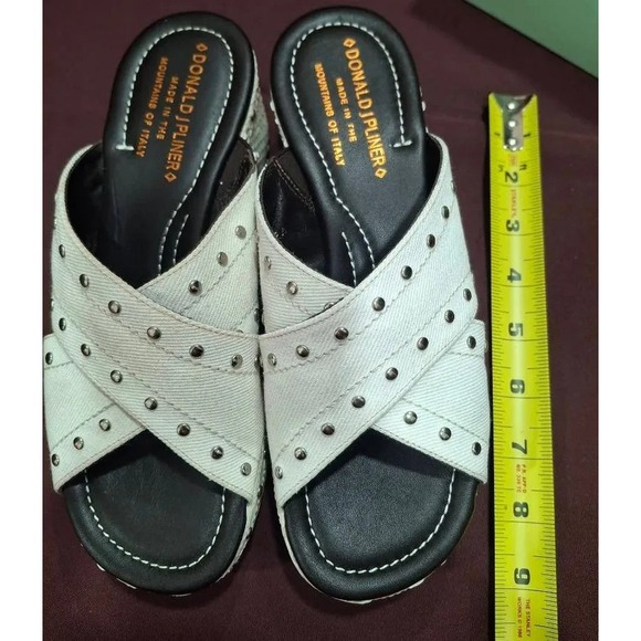 Donald J Pliner Womens Size 6 White Cross Strap Sandals - Picture 5 of 5